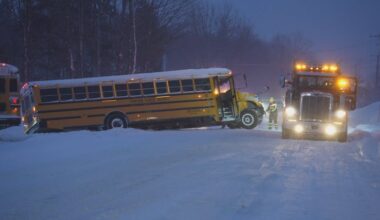 1 dead after 5 pileups on snowy roads in New York, Pennsylvania