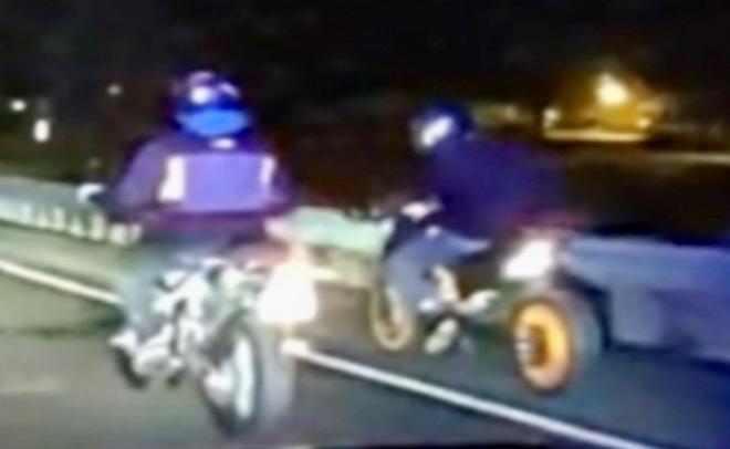 Two motorcyclists flee from police