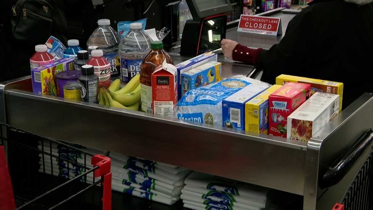 Pittsburgh shoppers stock up as weekend snowstorm approaches