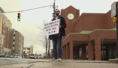 Pittsburgh-area man spreads positivity and love with signs