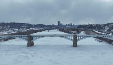 Allegheny River closed to traffic because of icy conditions