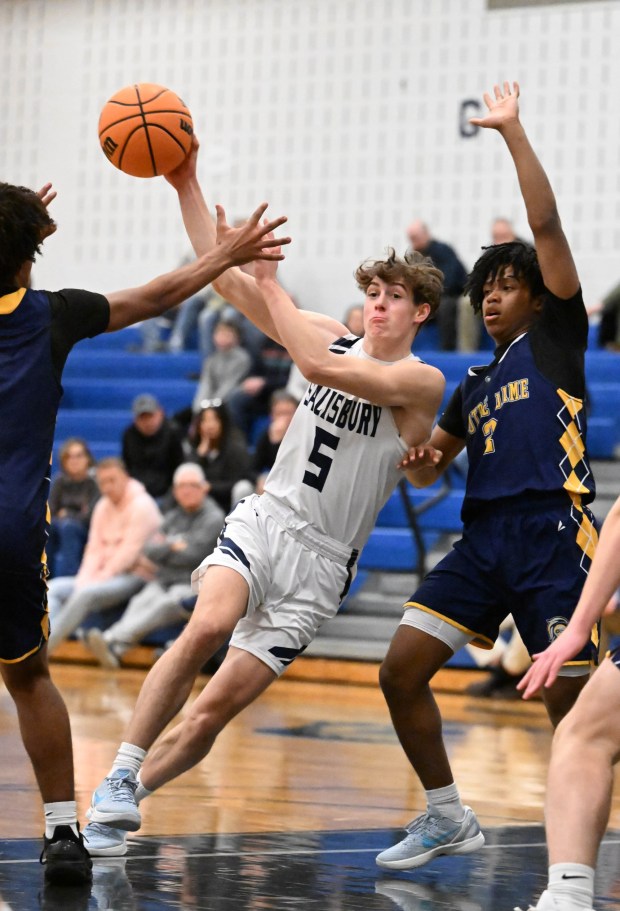 Salisbury's Drew Petrie drives down the court Tuesday, Jan. 13, 2026, during a game against Notre-Dame Green Pond at Salisbury High School. (Amy Shortell/The Morning Call)