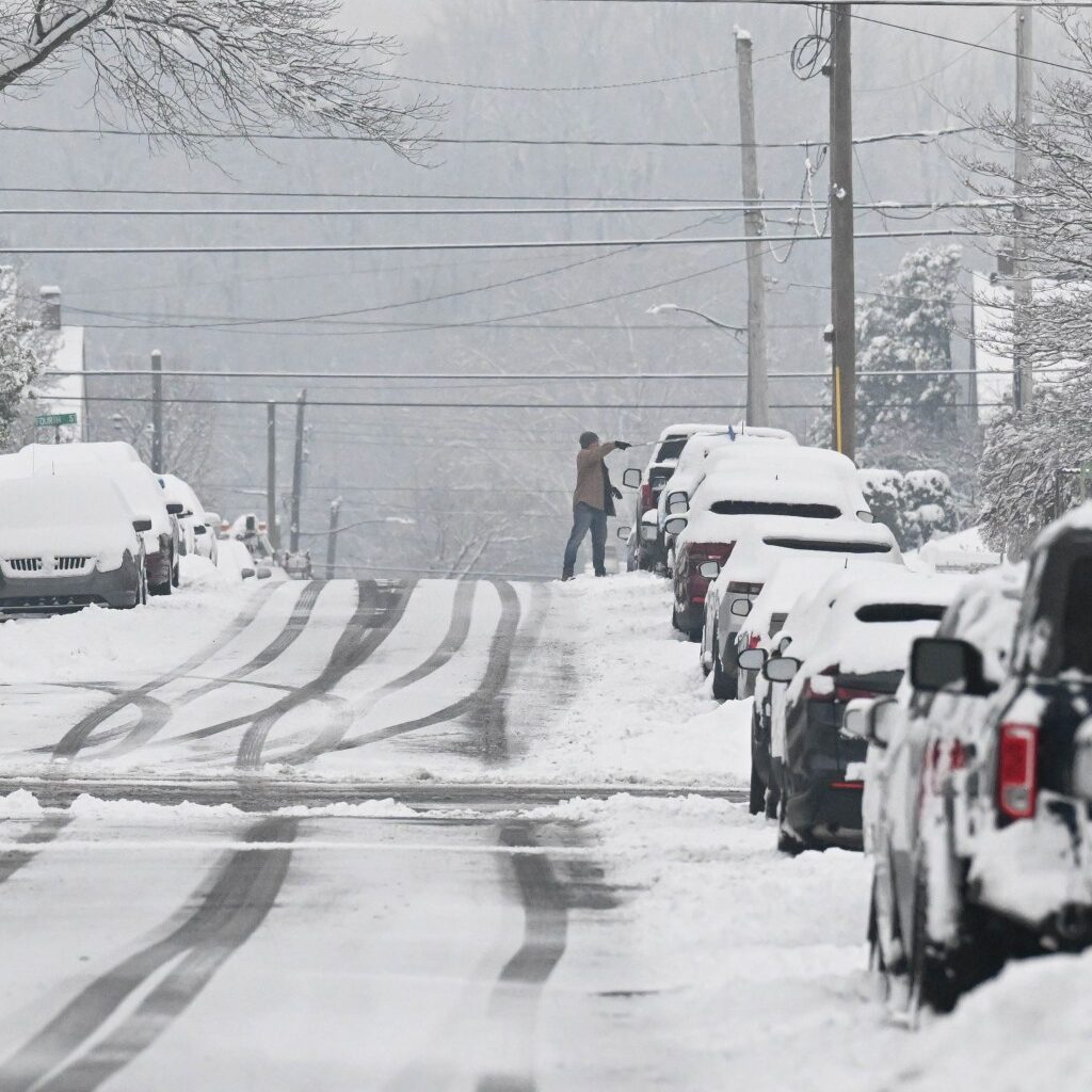 Winter storm with up to a foot of snow possible this weekend