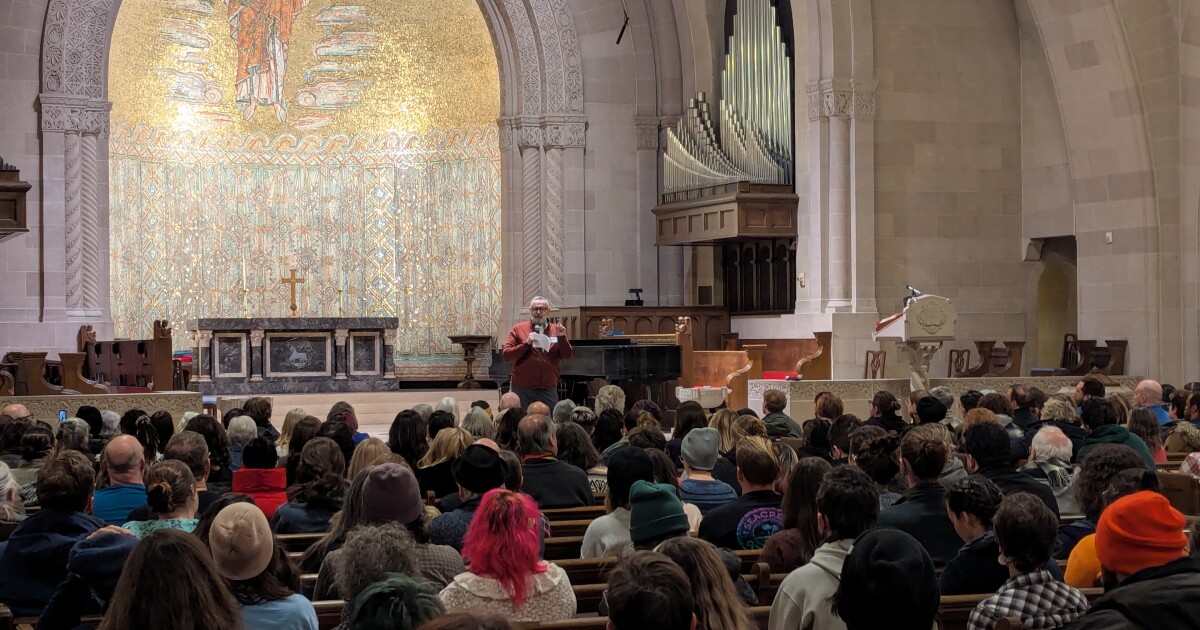 Western Pa. residents gather about how to safely observe ICE activity