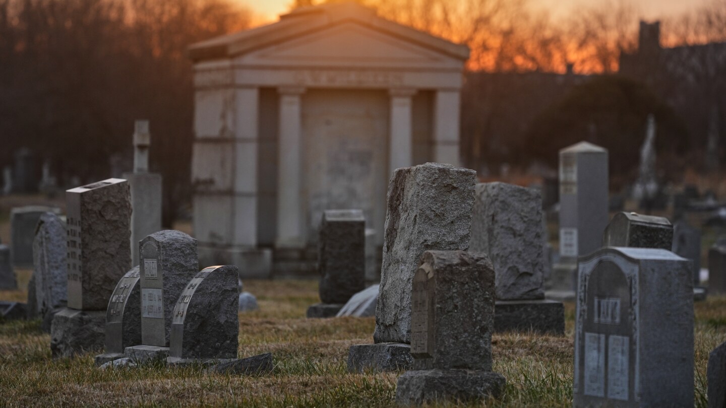 100 skulls and body parts found in Pennsylvania grave theft case