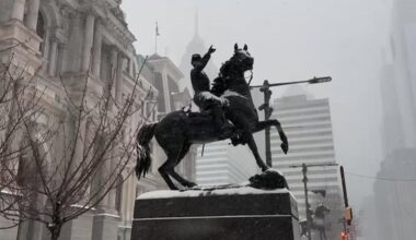 Heavy snow falls on Philadelphia as winter storm hits U.S.