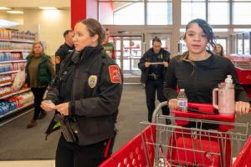 Local police officers make Christmas brighter for Parkland students – Lehigh Valley Press