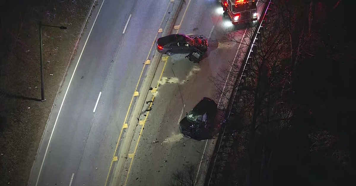 Driver killed in head-on crash overnight in Philadelphia: police