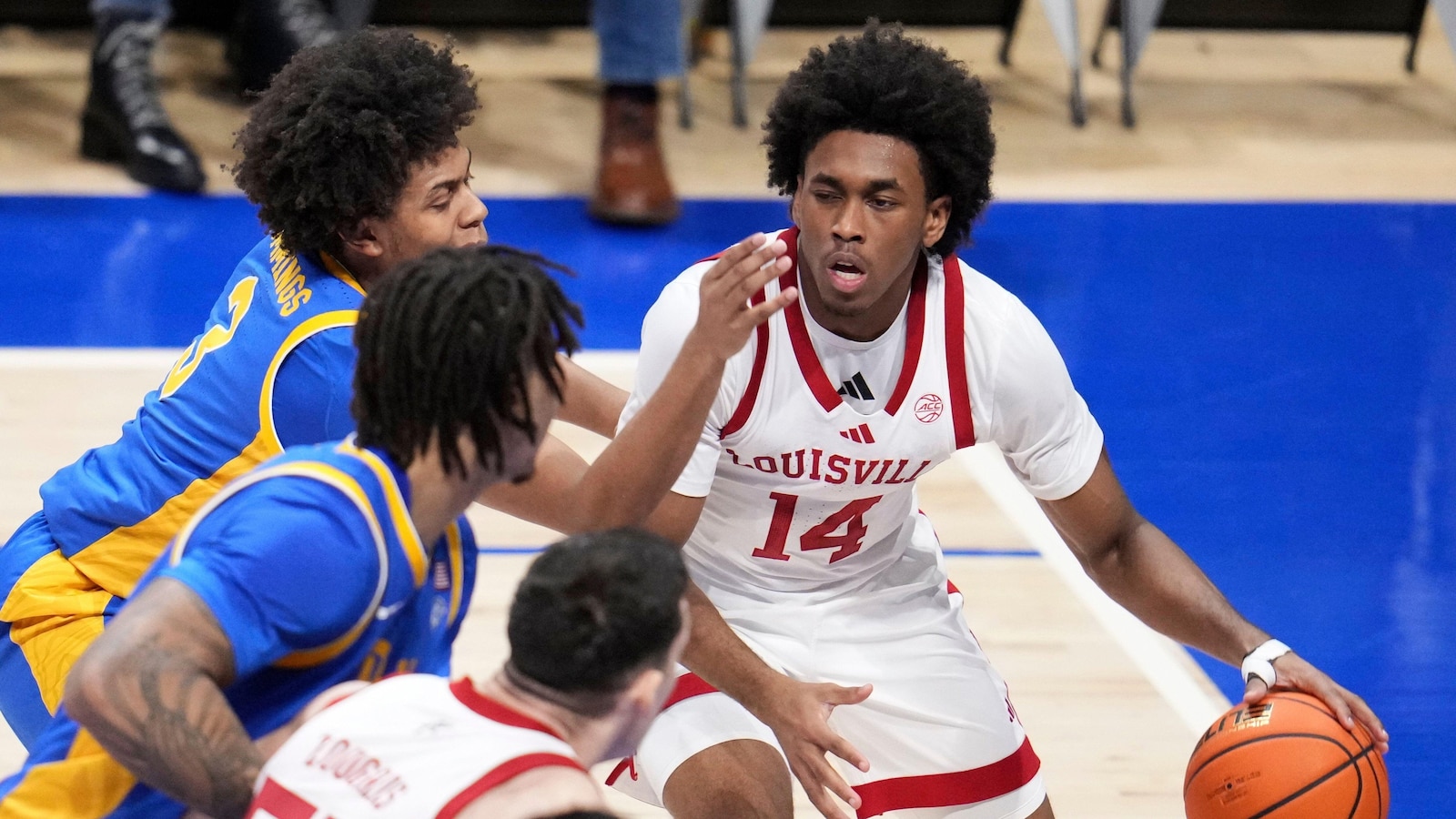 Ryan Conwell scores 24 points as No. 20 Louisville routs Pittsburgh 100-59