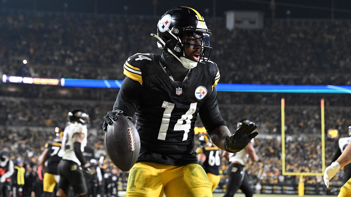 Kenneth Gainwell RB Pittsburgh Steelers. Mandatory Credit: Barry Reeger-Imagn Images