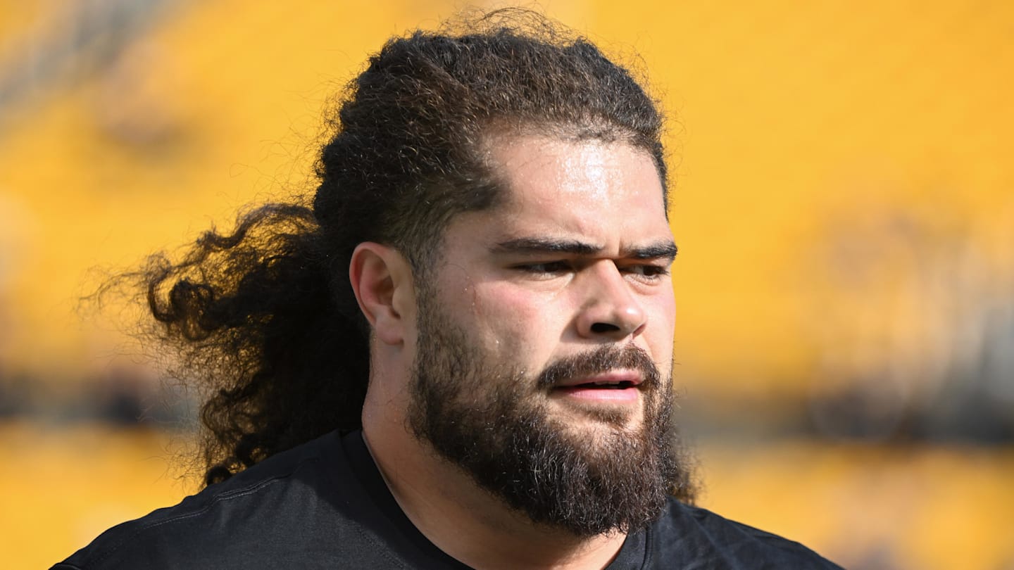 Pittsburgh Steelers guard Isaac Seumalo