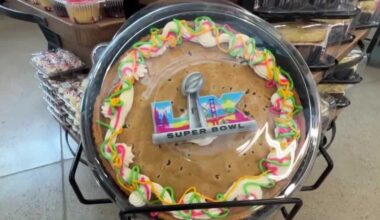 Pittsburghers gear up for Super Bowl by stocking up on snacks