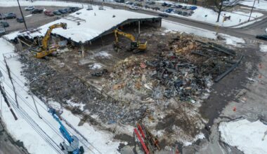 Demo begins at former Quinn's Supermarket site in Pittston