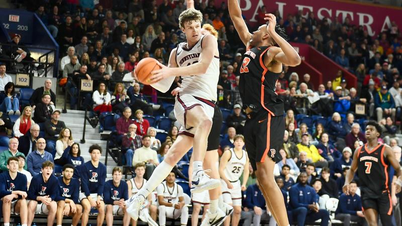 Men's Hoops Defends Home Court, Edges Princeton 61-60