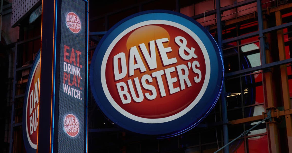 Valentine's Day: You can win a 3-carat engagement ring at Dave & Buster's
