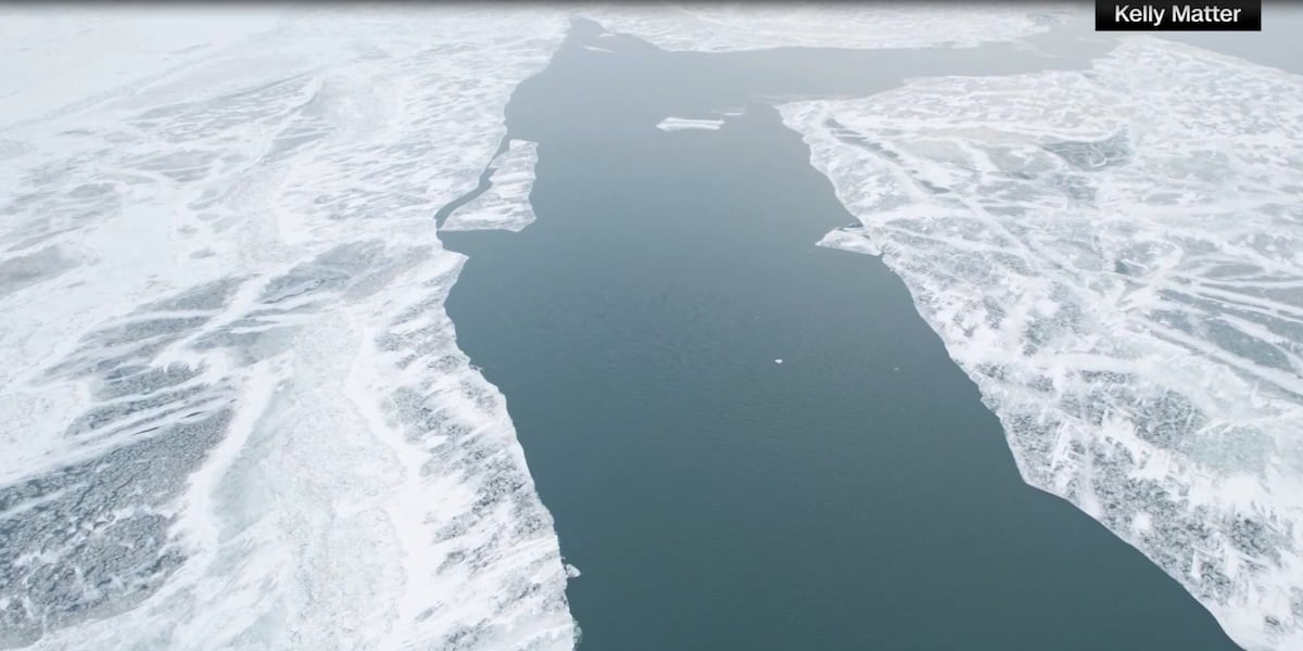 New drone images of massive ice crack on Lake Erie