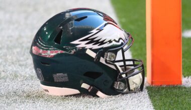 Eagles fan calls out mayor's Cowboys fandom during township meeting