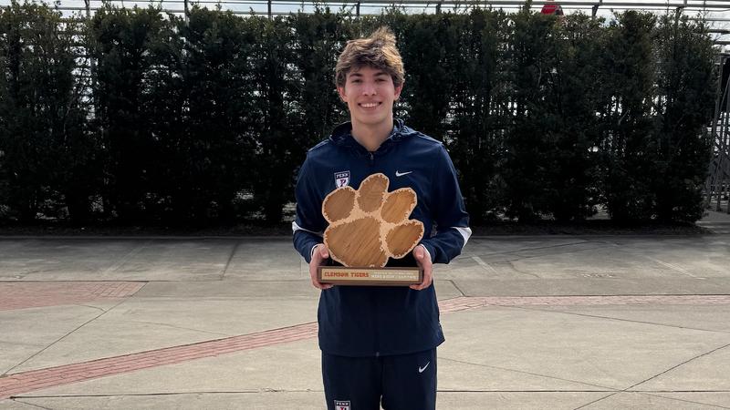 Broken Records Highlight Dual-Meet Weekend