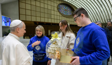 Bethlehem High School students get to meet, present gifts to Pope Leo XIV