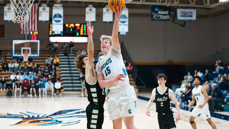Lake Erie holds off Yellow Jackets, 63-62