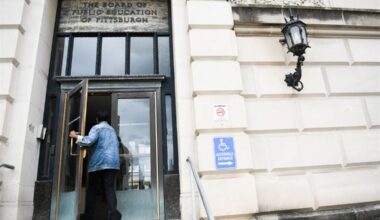 Pittsburgh Public Schools board votes restart discussions about possible school closures