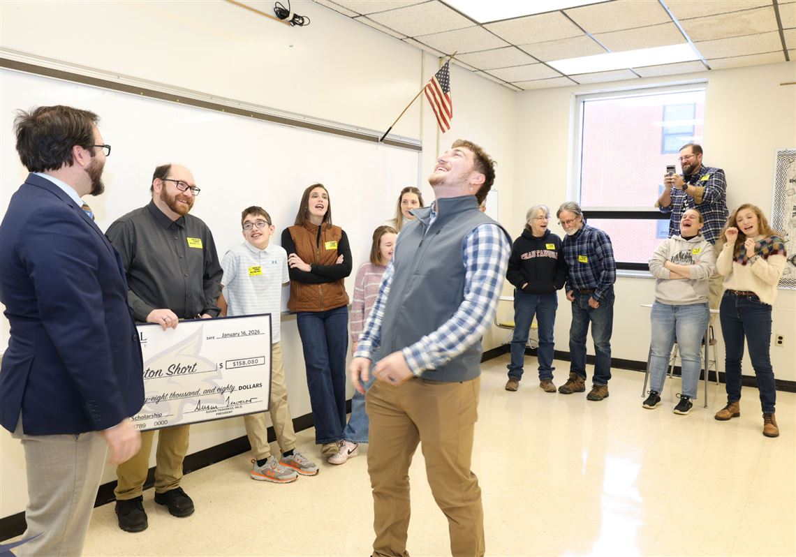 2 Pittsburgh-area students surprised with full rides to Thiel College