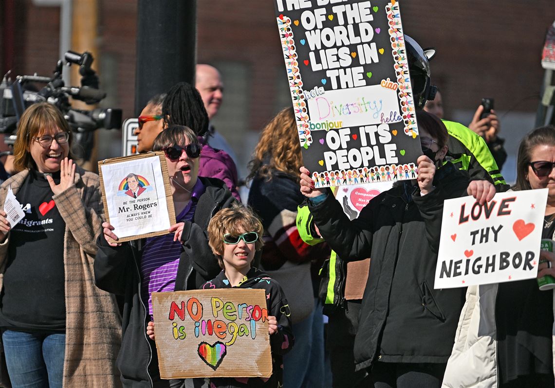 Springdale rallies in support of detained resident from Peru