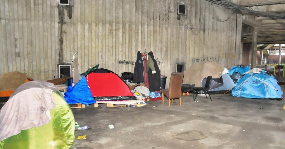 Alarm as 'tent city' springs up in Reading town centre