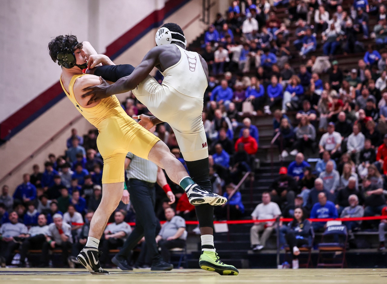 District 11 3A wrestling finals: Becahi’s Dillard brothers both win titles