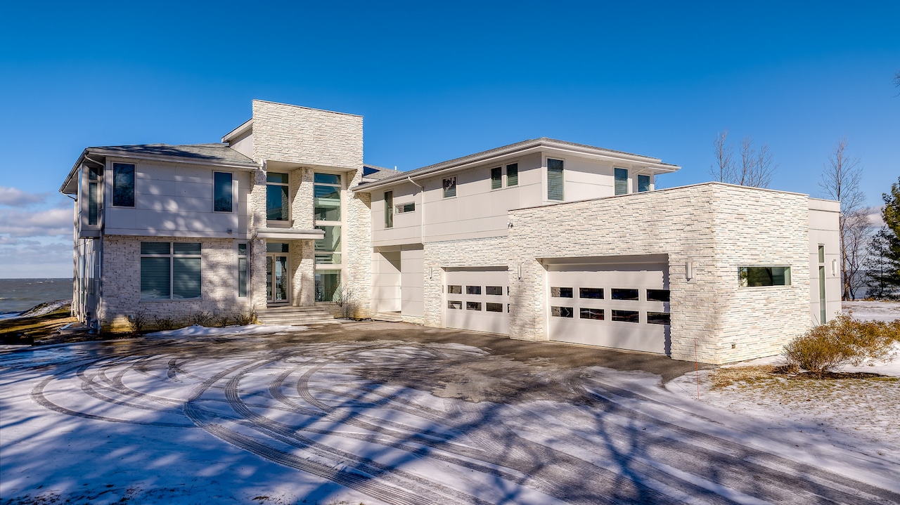 12345 Lake Shore Blvd., Bratenahl: House of the Week