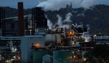 Federal agency flags safety shortcomings that 'exposed' workers to explosion at US Steel plant | Associated Press National