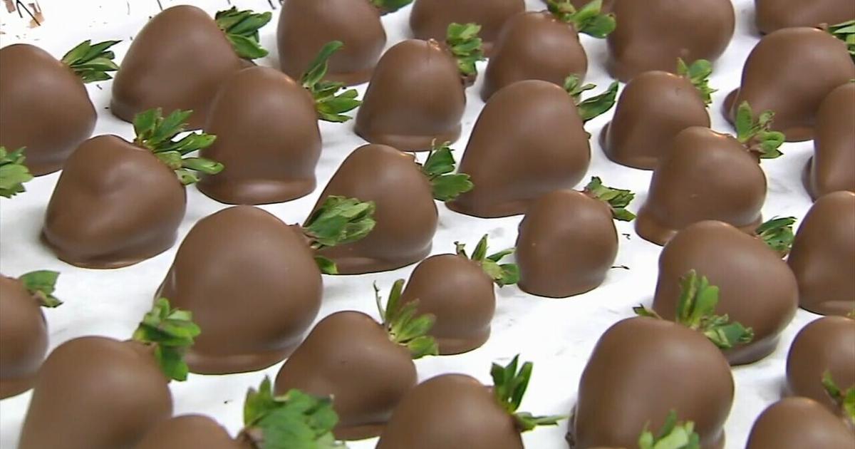 Lehigh Valley chocolatiers crank out thousands of treats ahead of Valentine's Day | Lehigh Valley Regional News