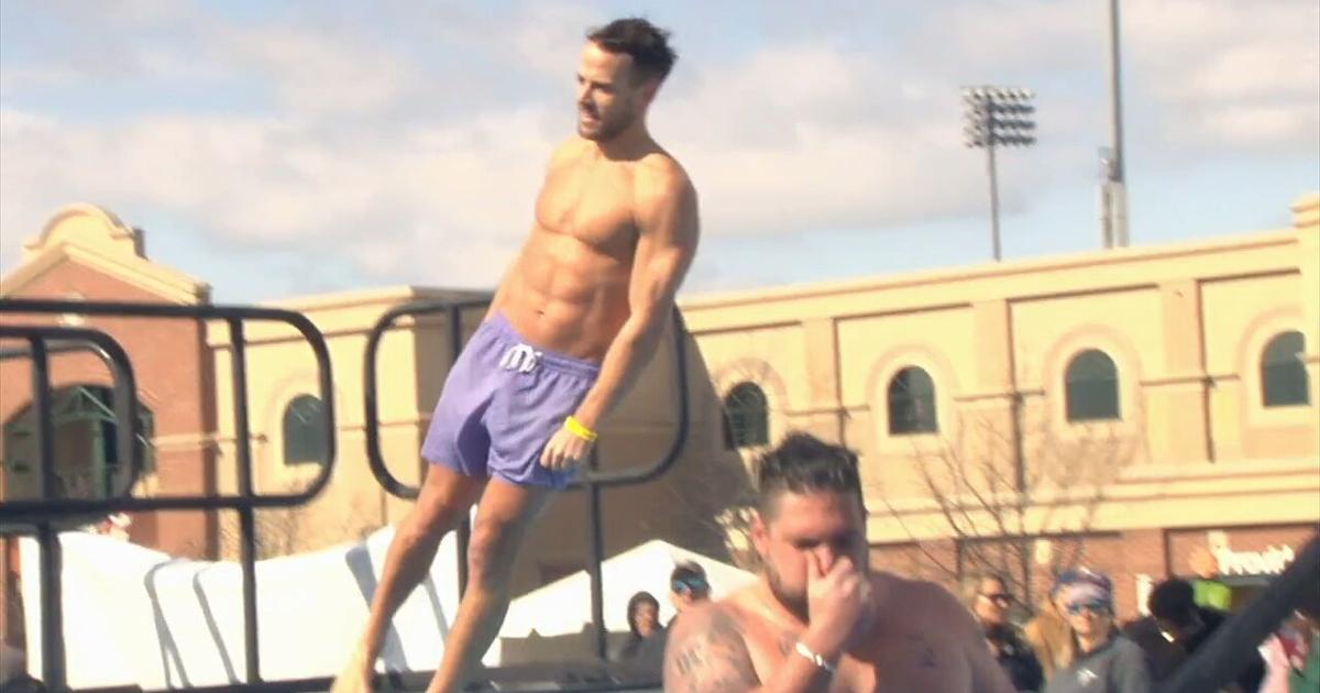 'You truly do make a difference': Over 600 participants dive in for Lehigh Valley Polar Plunge | Allentown Area