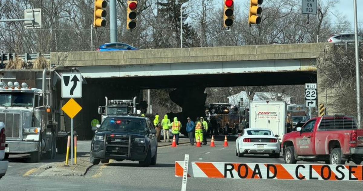 Large piece of metal stuck under Route 22 overpass removed, Route 512 now open | Lehigh Valley Regional News