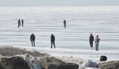 Emergency responders warn Northeast Ohioans to stay off ice as temperatures rise