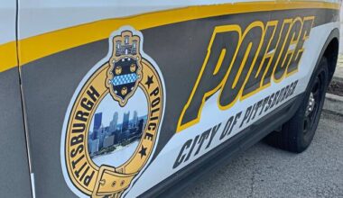 Pittsburgh Police investigate armed robbery at Bloomfield bar