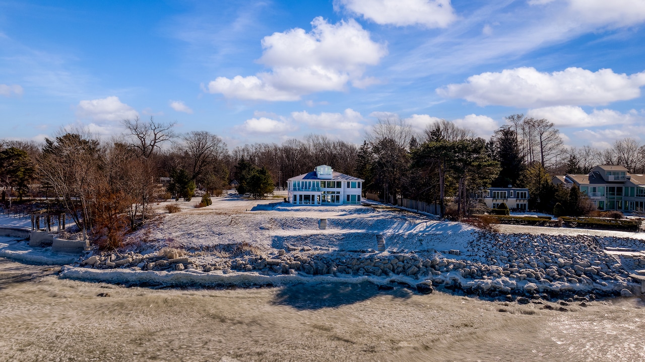 12345 Lake Shore Blvd., Bratenahl: House of the Week