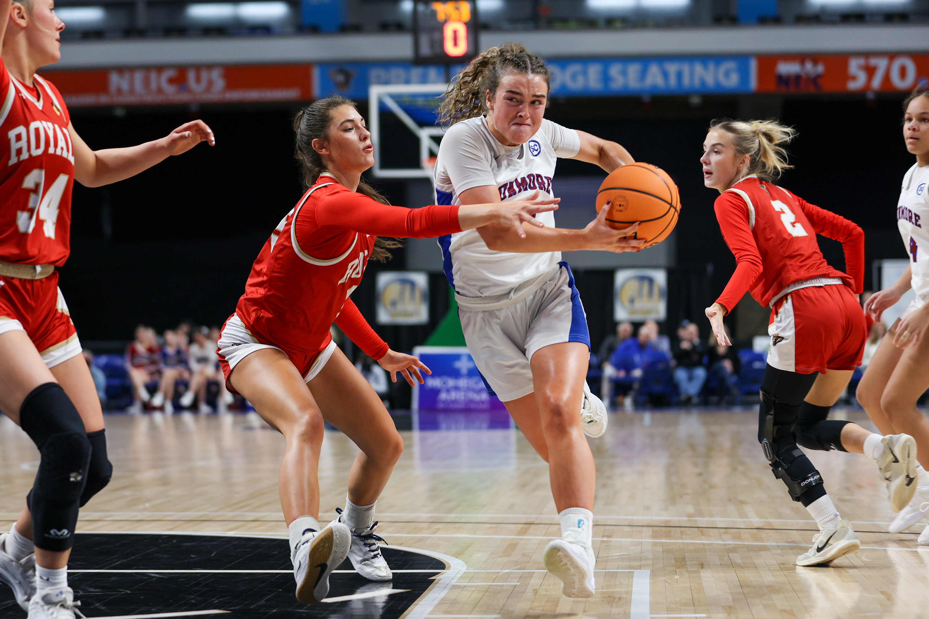 Dunmore’s Amanda Dempsey (10) drives toward the basket during the...