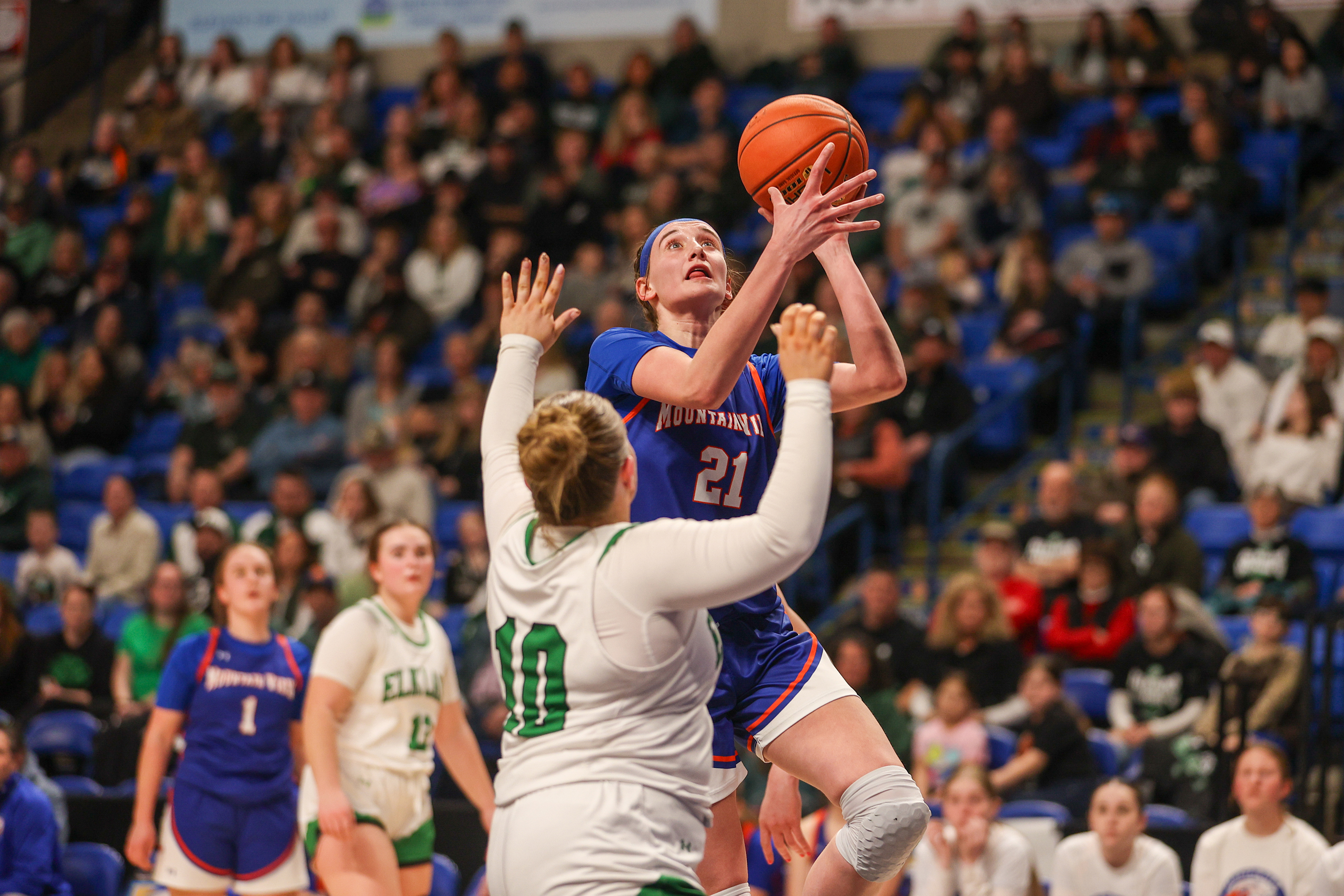 Mountain View’s Addison Kilmer shoots a layup during the girls’...