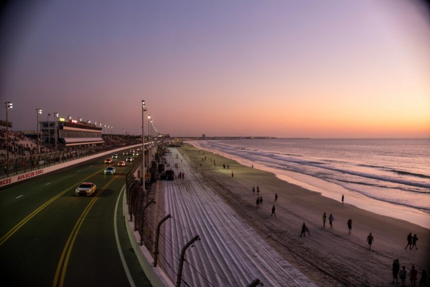 Hawaii joins florida, new york, california, texas, pennsylvania, and more states in recovering us tourism from the drastic travel plunge with new incentives to woo back tourists: everything you need to know