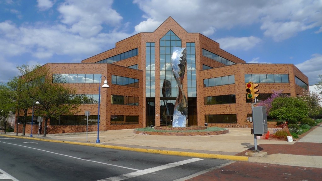 Entech Engineering renews lease at Gateway Building on Penn Street