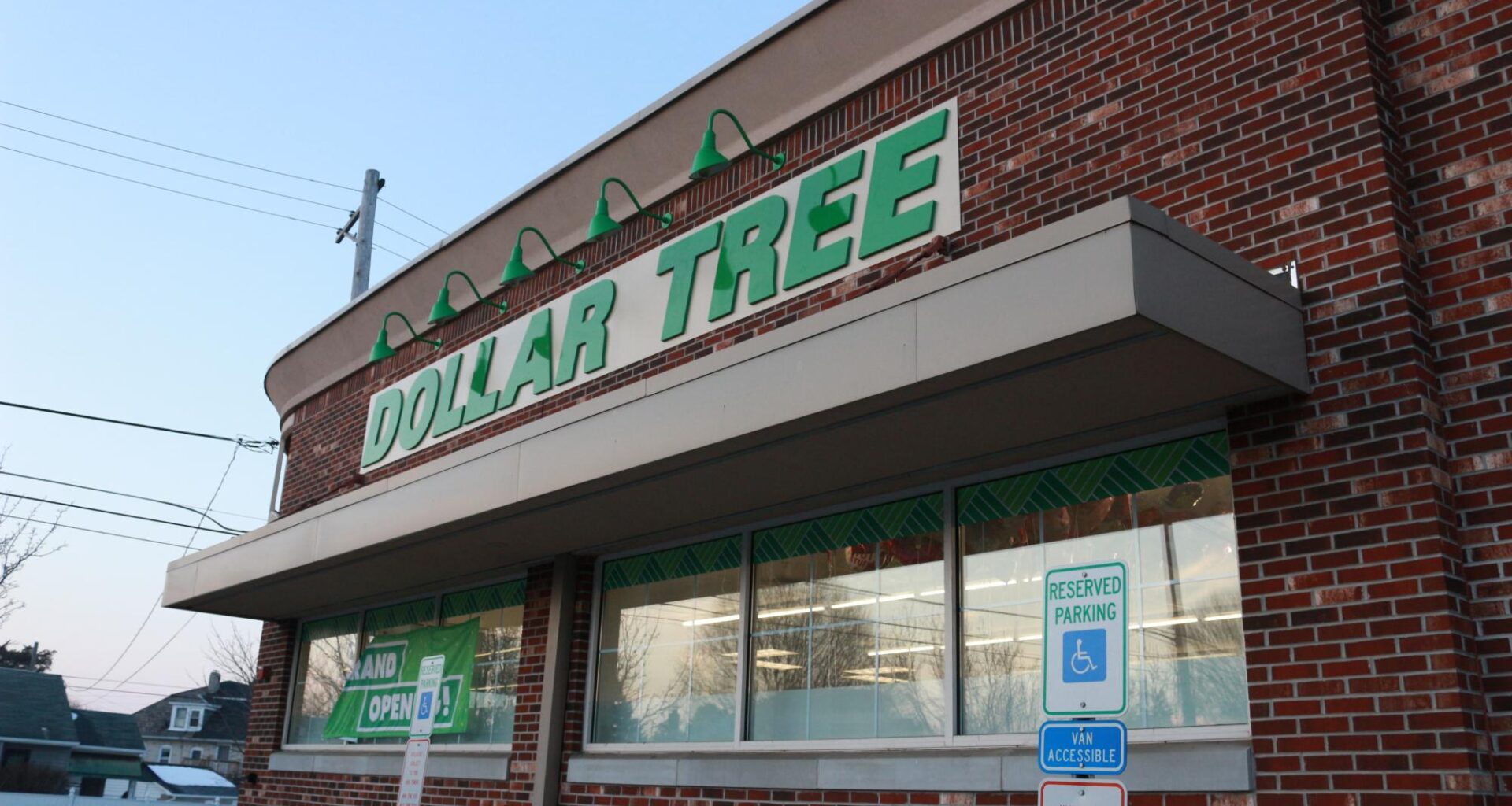 Easton debuts Dollar Tree – The Lafayette