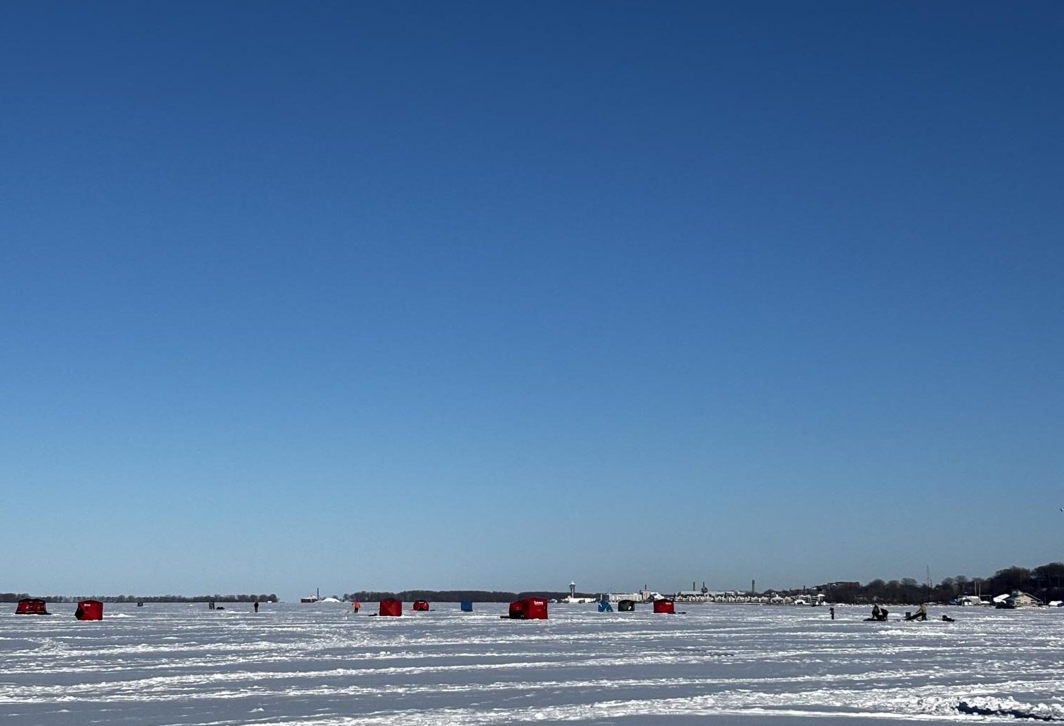 Frozen fun on Lake Erie – THE GANNON KNIGHT