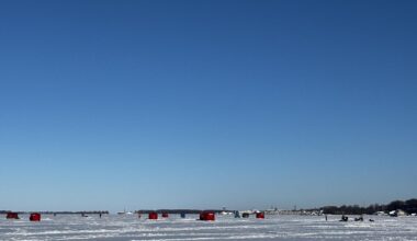 Frozen fun on Lake Erie – THE GANNON KNIGHT