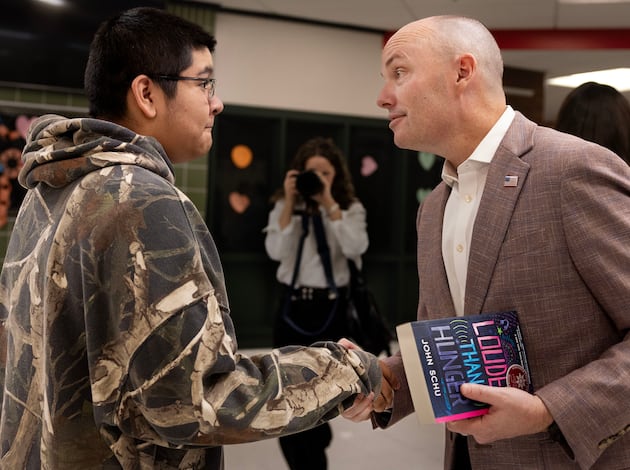 Gov. Spencer Cox touts literacy at Salt Lake City middle school – Deseret News
