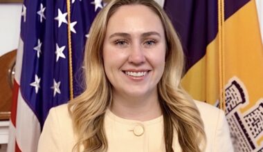 Caherine Weis headshot