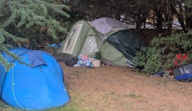 Tents in an unauthorised encampment between Westbrook Road and Portman Road in West Reading. Credit: UGC