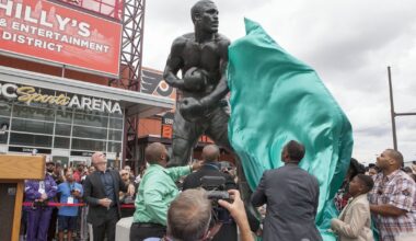 Joe Frazier statue moving to Philadelphia Museum of Art