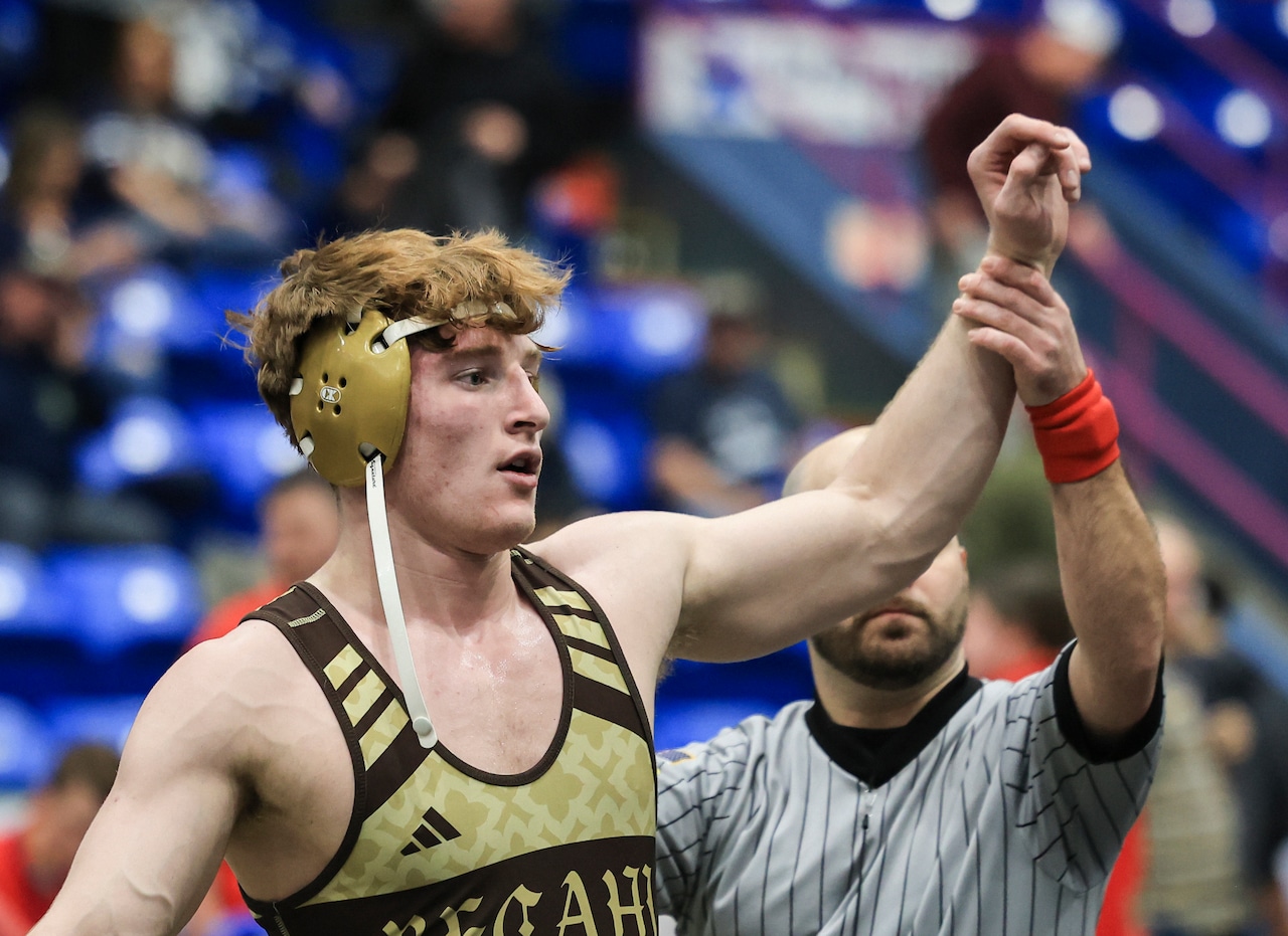 Gillahan stays out of danger, sends Becahi wrestling to PIAA 3A semis with smart win