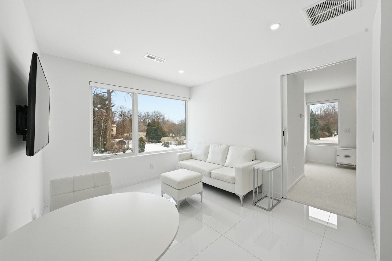 12345 Lake Shore Blvd., Bratenahl: House of the Week